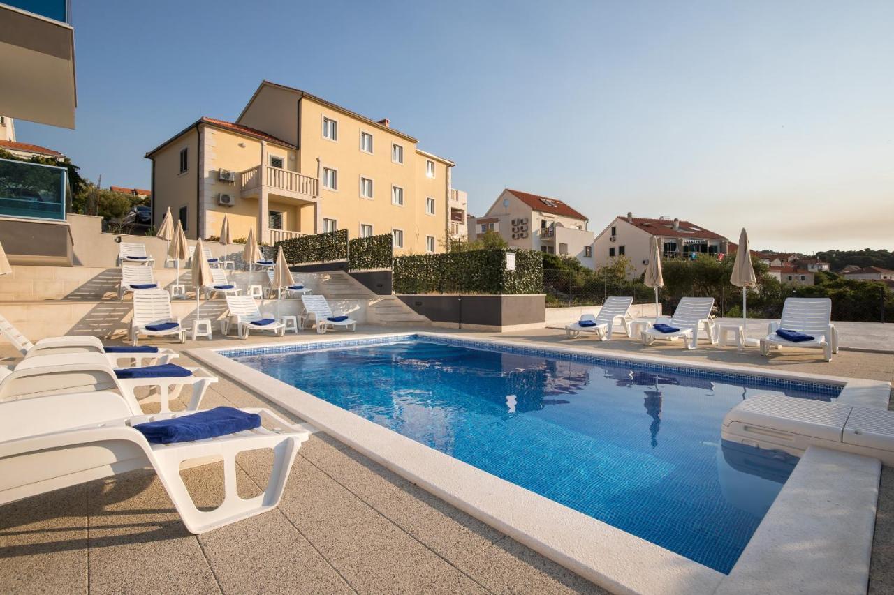 Apartments Blueview Postira Exterior photo